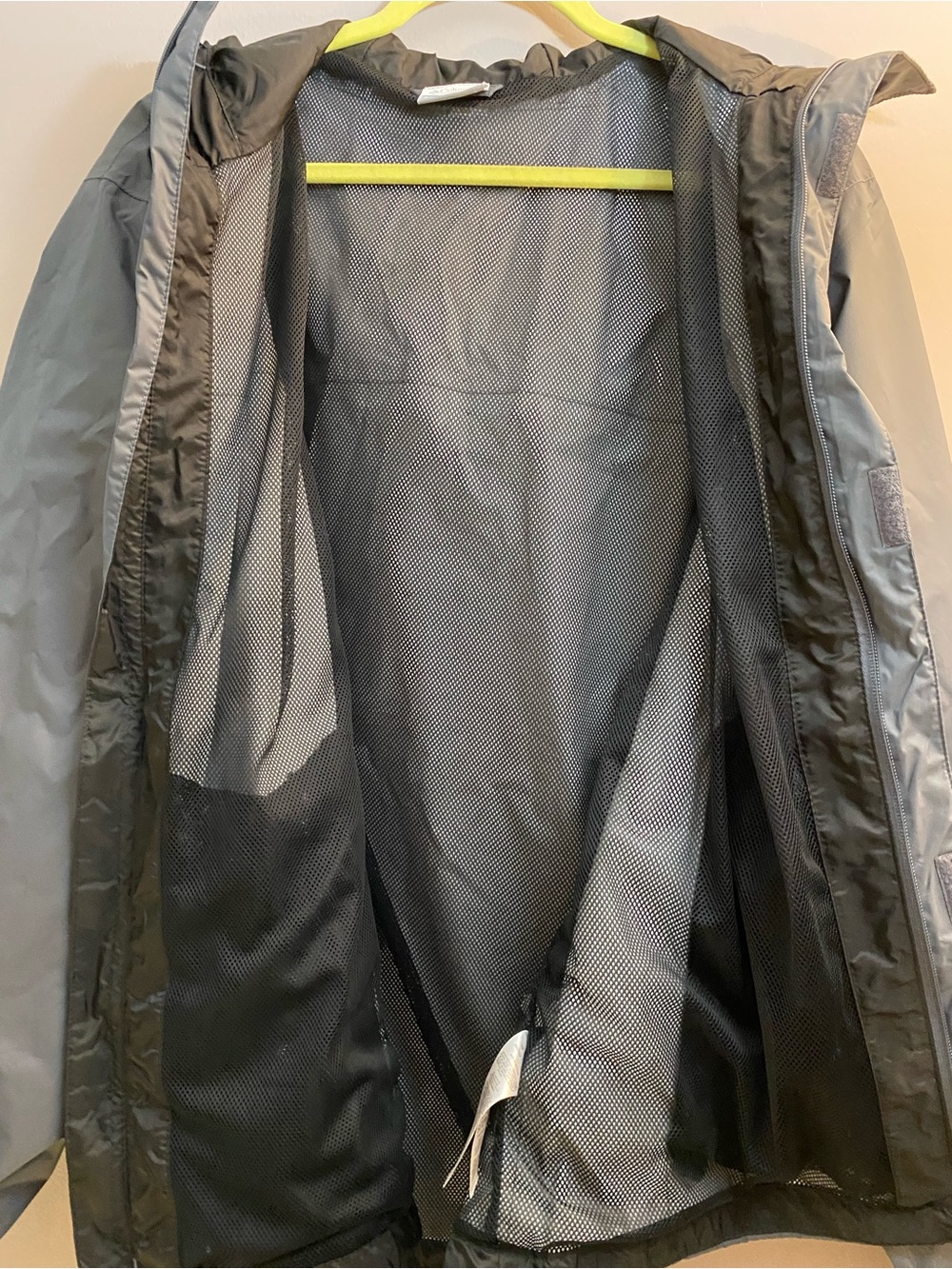 Columbia Men's Omni‑Tech Waterproof Rain Jacket - Gray - Picture 5 of 6
